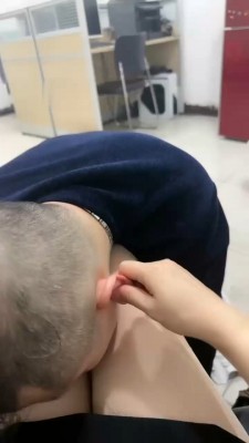 图片[12]_【芭丝】皮鞋黑袜肉丝踩脚垫【上】_绳缚吧