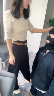 【孤傲女帝】坐脸窒息/踩狗脖子/舔脚转胯_绳缚吧