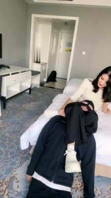 图片[3]_【孤傲女帝】坐脸窒息/踩狗脖子/舔脚转胯_绳缚吧