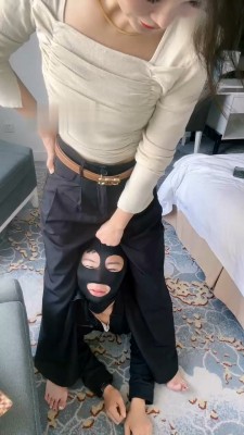 图片[6]_【孤傲女帝】坐脸窒息/踩狗脖子/舔脚转胯_绳缚吧