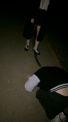 【小雅老师】户外tj学生狗-被路人看到惊险刺激_绳缚吧