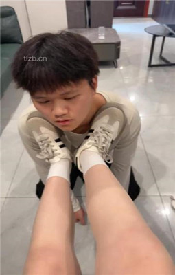 【琳儿】学生主脏鞋白袜肉丝气味控制【上】_绳缚吧