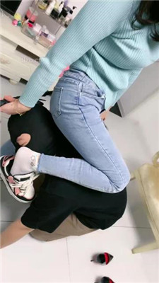 图片[12]_【蜜糖情侣】绿帽狗跪舔运动鞋白袜裸足_绳缚吧