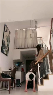 【樱子大人】艺校女神-骑马/舔皮鞋白袜裸足/踩踏喂食_绳缚吧