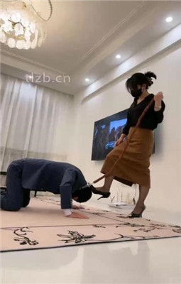 【辣姐】狗链遛狗/耳光/头顶短靴/玩狗舌_绳缚吧