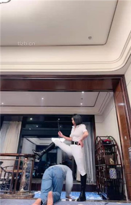 图片[2]_【简一】马术女教练-骑马爬行/鞭打/转胯/闻舔臭脚丫_绳缚吧