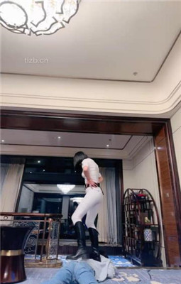 图片[6]_【简一】马术女教练-骑马爬行/鞭打/转胯/闻舔臭脚丫_绳缚吧