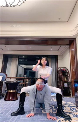 图片[11]_【简一】马术女教练-骑马爬行/鞭打/转胯/闻舔臭脚丫_绳缚吧
