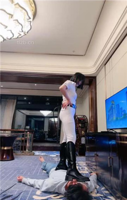 图片[16]_【简一】马术女教练-骑马爬行/鞭打/转胯/闻舔臭脚丫_绳缚吧