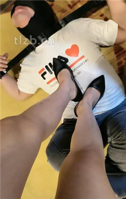 图片[18]_【馨雅】反绑/嘴叼高跟/虐乳/耳光/高跟踩踏/裸足深喉_绳缚吧