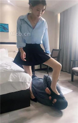图片[14]_【孤傲女帝】长靴全体重踩踏_绳缚吧