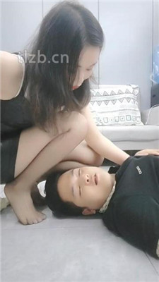 图片[9]_【古月安妮】素人小姐姐黑丝脏鞋脚下奴【双视角版】_绳缚吧
