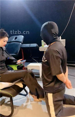 图片[10]_【冰诺】连环耳光狂抽/人肉脚垫_绳缚吧