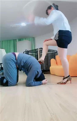 图片[12]_【缘彼大大】高跟肉丝踩狗/跪舔/圈养狗笼_绳缚吧