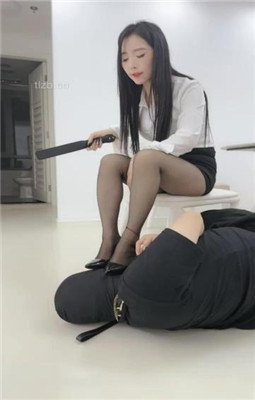 图片[8]_【冰夏S】近距离舔黑丝/插嘴/狗链遛狗/板子打狗_绳缚吧