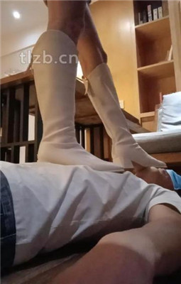 图片[9]_【十言】长靴踩狗头/舔脏鞋底/提档磕头求饶_绳缚吧
