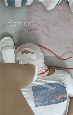 图片[18]_【珈瑶】白袜脏鞋气味控制/镜前虐狗/舔拖鞋_绳缚吧