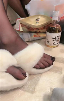 图片[4]_【一诺大小姐】情侣奴-奴下奴-骑马/舔高跟黑丝/耳光鞭打_绳缚吧