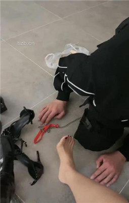 图片[15]_【露可】狂暴变态-鞭抽坐垫/靴底喂食【双视角版】_绳缚吧