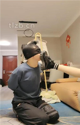 图片[9]_【丫丫】转胯/皮鞋黑棉袜诱惑/丝袜塞嘴/骑马滴蜡_绳缚吧