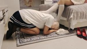 【来找小狗】变装CD学弟做狗初尝试_绳缚吧