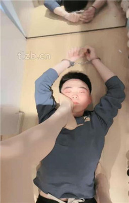 图片[15]_【时安】袜子塞嘴鞭打/舔多双脏鞋/臭脚捂脸_绳缚吧