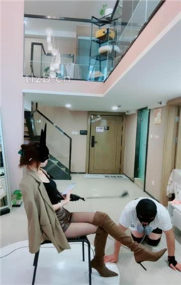 图片[2]_【陈莹斯】嘴叼高跟/人体衣架/骑马爬行/碾压踩狗爪_绳缚吧