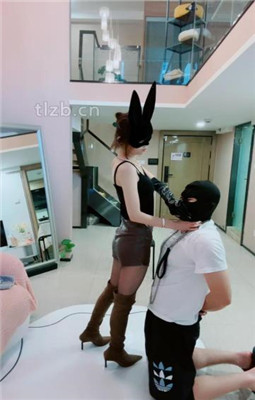 图片[14]_【陈莹斯】嘴叼高跟/人体衣架/骑马爬行/碾压踩狗爪_绳缚吧