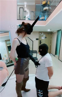 图片[15]_【陈莹斯】嘴叼高跟/人体衣架/骑马爬行/碾压踩狗爪_绳缚吧