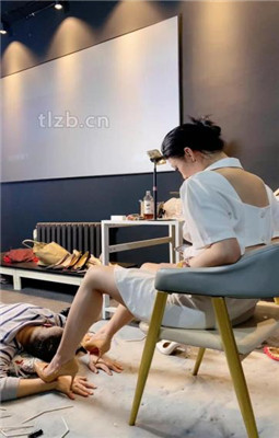图片[17]_【冰诺】高跟+筷子踩狗爪_绳缚吧