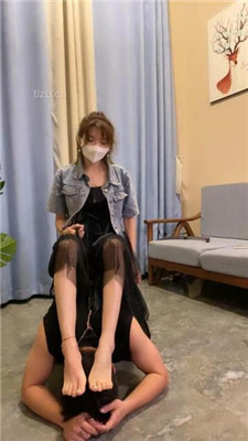图片[18]_【甘露】凉鞋踩狗头/狗链遛狗/踢踹/骑马踩踏_绳缚吧