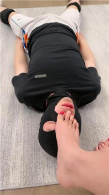 图片[14]_【糯糯】转胯/高跟裸足美腿碾压踩_绳缚吧