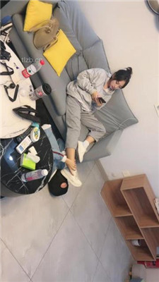 【乔妹】运动鞋白袜踩地毯狗/虐乳/鞭打_绳缚吧