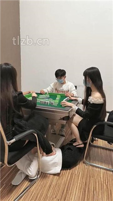 图片[4]_【乔伊】双S-麻将桌下的贱奴才【双视角版】_绳缚吧