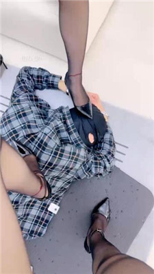 图片[15]_【冰夏女王】双S-藤条专场鞭打挑战/耳光【双视角完整版】_绳缚吧