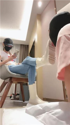 图片[6]_【美娜格格】牛仔裤短靴-胯下辱/人体擦鞋器/脚插嘴_绳缚吧