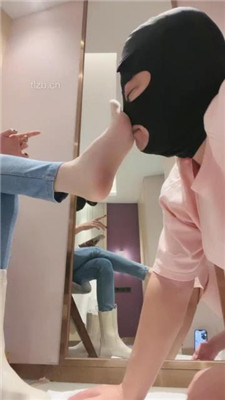 图片[17]_【美娜格格】牛仔裤短靴-胯下辱/人体擦鞋器/脚插嘴_绳缚吧