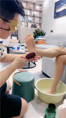 图片[11]_【丹祖宗】圈养狗等主人回家-伺候洗脚/舔裸足/吃脚皮_绳缚吧