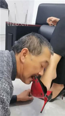 图片[4]_【冷御女王】重赏赐贱奴舔鞋底舔脚/浓痰吐满脸_绳缚吧