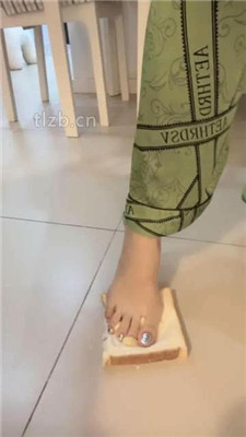 图片[10]_【苒溪】睡梦中偷舔主人的脚被教训_绳缚吧