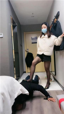 图片[14]_【小雅老师】黑丝高跟踩踏脚底喂食-喝圣水【完整版_绳缚吧