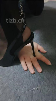 图片[12]_【昭玥】黑丝美腿小姐姐-骑马鞭打-吃丝袜_绳缚吧