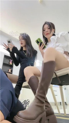 图片[2]_【萱萱】双S-长靴踩狗爪/磕头/板子抽打/胯下辱/踩踏【双视角版】_绳缚吧