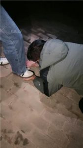 【小雅老师】户外tj老狗-圣水口水喂食场-脏！_绳缚吧