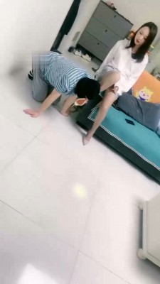 图片[2]_【蜜糖情侣】灰丝高跟诱惑舔-打手心-骑马爬行_绳缚吧