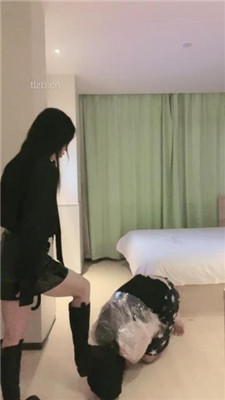 图片[6]_【清禾】保鲜膜窒息-鞭打踩踏耳光-人体烟灰缸_绳缚吧