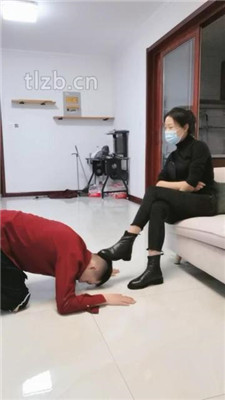 图片[8]_【凌儿女神】鞭打/舔脏鞋臭脚/玩户外舔脏鞋/关狗笼_绳缚吧