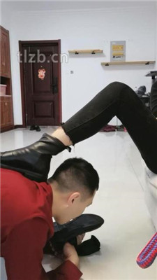 图片[11]_【凌儿女神】鞭打/舔脏鞋臭脚/玩户外舔脏鞋/关狗笼_绳缚吧