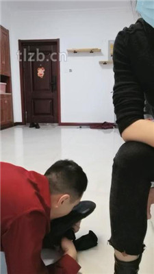 图片[12]_【凌儿女神】鞭打/舔脏鞋臭脚/玩户外舔脏鞋/关狗笼_绳缚吧