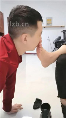 图片[13]_【凌儿女神】鞭打/舔脏鞋臭脚/玩户外舔脏鞋/关狗笼_绳缚吧